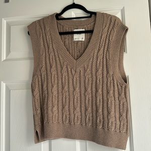 Abercrombie & Fitch Beige Sweater Vest